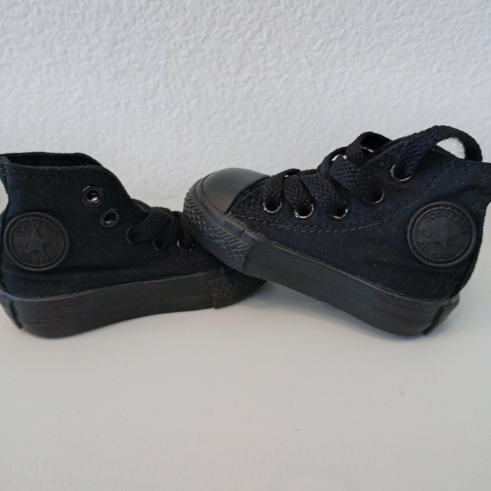 Converse Black Canvas High-Top Sneakers/Unisex/ Size 2c- Infant & toddler